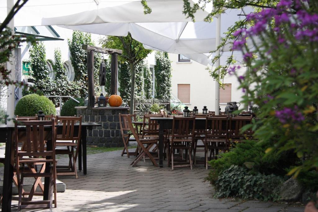 Hotel Gasthof Gruener Wald Hofheim am Taunus Exterior photo
