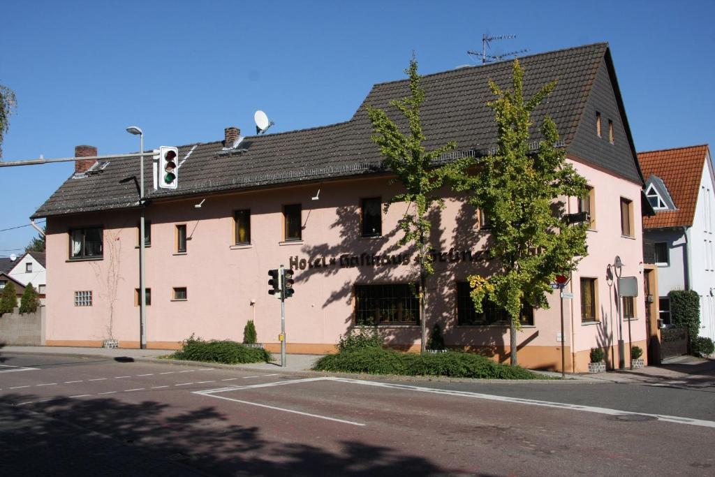 Hotel Gasthof Gruener Wald Hofheim am Taunus Exterior photo